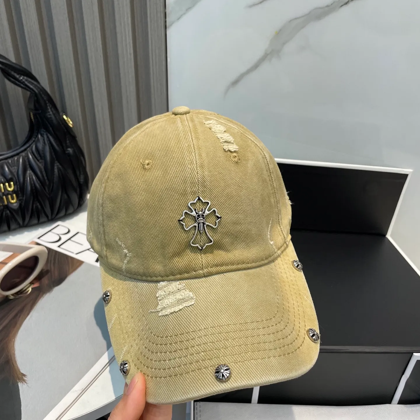 P80 Crow Heart 🆕🆕25 new baseball cap, personalized fashionable classic cross logo, casual with a cool feeling, unisex style, same style for men and women! Very easy to match! Head circumference: 56-58cm is available